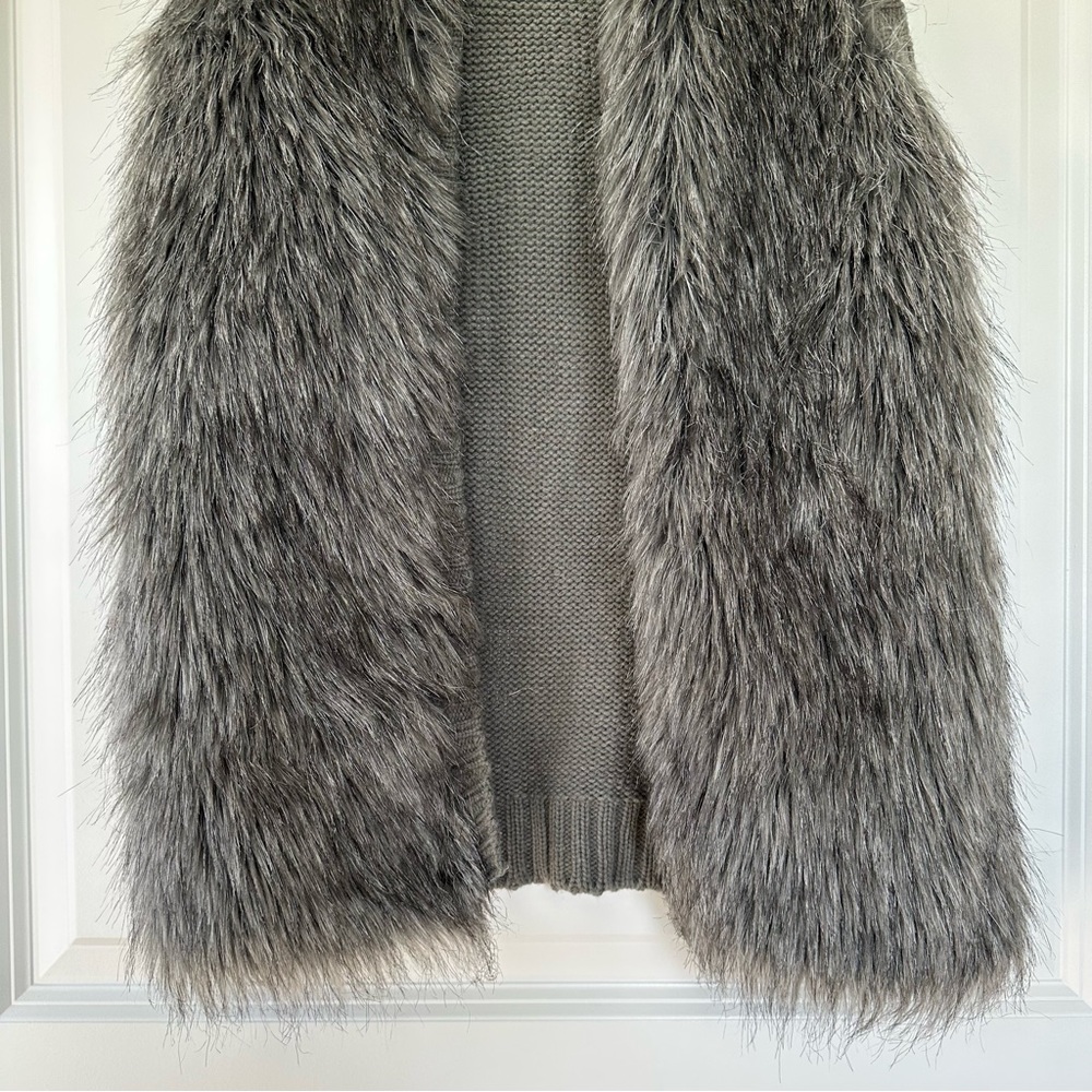 Xhilaration Gray Faux Fur Vest - Picture 5 of 11